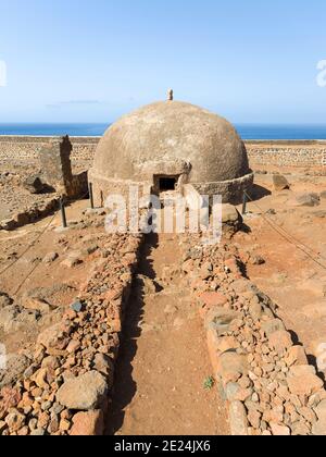 Die Zisterne. Forte Real de Sao Filipe. Cidade Velha, historisches Zentrum von Ribeira Grande, UNESCO-Weltkulturerbe. Insel Santiago ( Stockfoto