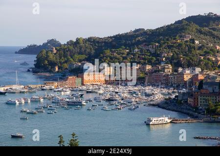 SANTA MARGHERITA LIGURE, ITALIEN, 1. SEPTEMBER 2020 - Luftaufnahme von Santa Margherita Ligure, Ligurische riviera, Provinz Genua, Italien. Stockfoto