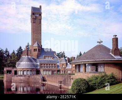 Jagdschloss Sint-Hubertus im Nationalpark De Hoge Veluwe in Ede, Niederlande. Prominenter niederländischer Architekt Berlage. Stockfoto