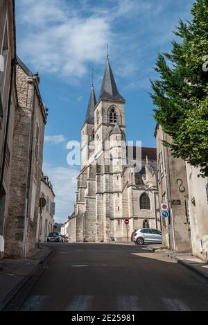 Chaumont (Nordostfrankreich): Basilika des Hl. Johannes des Täufers („Basilika Saint-Jean-Baptiste de Chaumont“), Gebäude registriert als Nationalhallo Stockfoto