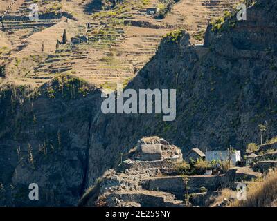 Berghof an der alten Bergstraße zwischen Porto Novo und Ribeira Grande. Insel Santo Antao, Kap Verde im äquatorialatlantik. April Stockfoto