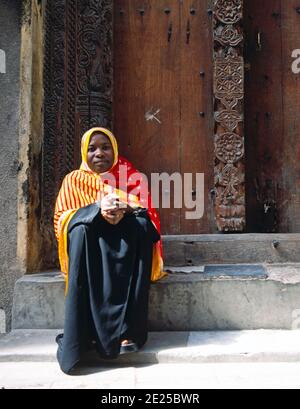 Muslimische Frau Stonetown Sansibar Afrika Stockfoto