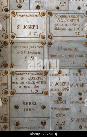 Sanctuaire Louis et Zélie d'Alençon, Orne. Ex-voto. Stockfoto