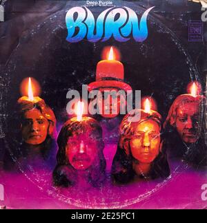 Cover des Vinylalbums Burn von Deep Purple Stockfoto