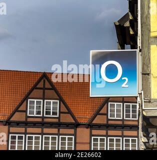 Celle, Deutschland : O2 Shop. O2 ist ein europäisches Telekommunikationsunternehmen, spezialisiert auf Mobilfunk im Besitz von Telefonica Stockfoto