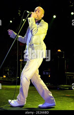 REM im Konzert an der Brixton Academy in London, UK. Juni 2003 Stockfoto