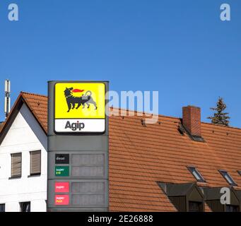 Nürnberg, Deutschland: AGIP-Tankstelle. AGIP - italienische Ölgesellschaft und war eine Tochtergesellschaft des multinationalen Mineralölkonzerns Eni. Logo Stockfoto