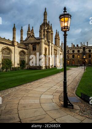 University of Cambridge Kings College - Kings College Gatehouse Cambridge University. Traditionelles Cambridge. Stockfoto