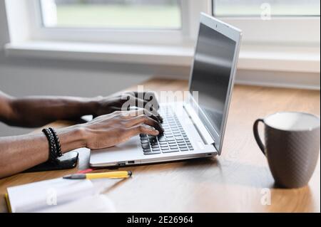 Mann, Unternehmen, Mitarbeiter, Remote-Arbeit Stockfoto