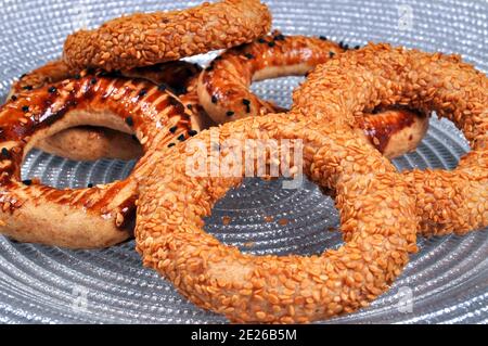 Sesam Bagels in den Tagen der Öllampen in der Türkei gebacken, traditionelle Sesam kandil simidi Stockfoto