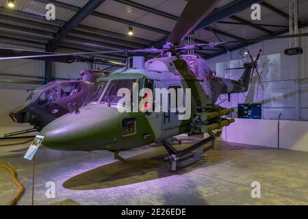 Ein Lynx AH Mk.7 Helikopter (Westland Helicopters), ausgestellt im Army Flying Museum, einem Military Aviation Museum in Stockbridge, Hampshire, UK. Stockfoto