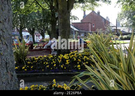 Prestwick Cross, Prestwick, Ayrshire, Schottland, UK Gardens und Kriegsdenkmal Stockfoto