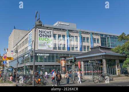 Karstadt, Hermannplatz, Kreuzberg, Berlin, Deutschland Stockfoto