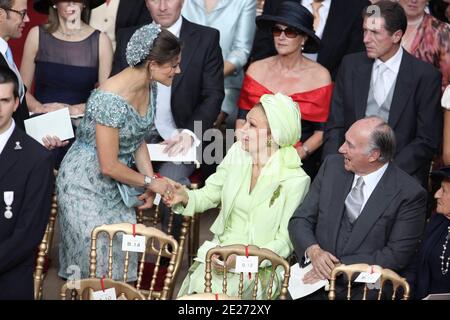 Prinz Daniel von Schweden, Prinzessin Victoria von Schweden, Farah Pahlavi, Prinz Aga Khan nehmen am 02. Juli 2011 an der Hochzeit von Prinz Albert II. Von Monaco und Charlene Wittstock im Cour d’Honneur im Palast von Monte Carlo, Monaco, Teil. Foto von Frederic Nebinger/ABACAPRESS.COM Stockfoto