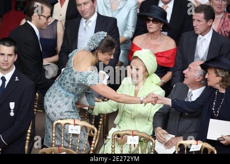 Prinz Daniel von Schweden, Prinzessin Victoria von Schweden, Farah Pahlavi, Prinz Aga Khan nehmen am 02. Juli 2011 an der Hochzeit von Prinz Albert II. Von Monaco und Charlene Wittstock im Cour d’Honneur im Palast von Monte Carlo, Monaco, Teil. Foto von Frederic Nebinger/ABACAPRESS.COM Stockfoto