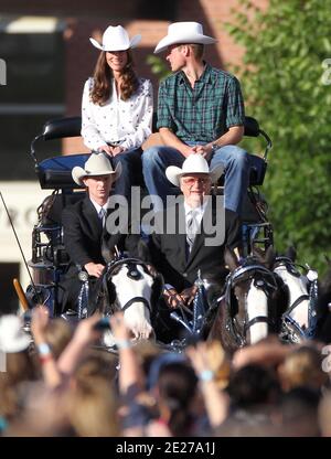 Prinz Catherine und William, der Herzog und die Herzogin von Cambridge, kommen am BMO Centre an und beobachten traditionelle Calgary Stampede Aktivitäten. Calgary, Alberta, Kanada am 7. Juli 2011. Foto von Lionel Hahn/ABACAPRESS.COM Stockfoto