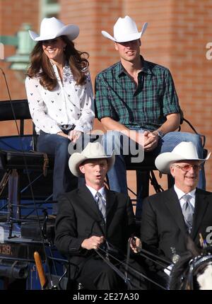 Prinz Catherine und William, der Herzog und die Herzogin von Cambridge, kommen am BMO Centre an und beobachten traditionelle Calgary Stampede Aktivitäten. Calgary, Alberta, Kanada am 7. Juli 2011. Foto von Lionel Hahn/ABACAPRESS.COM Stockfoto