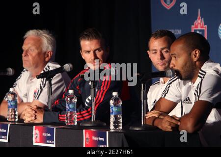 David Beckham, Brad Davis und Thierry Henry nehmen am 25. Juli 2011 an der MLS All-Star Game Pressekonferenz 2011 im All-Star HUB in New York Teil. Das MLS All-Star Spiel wird am Mittwoch, den 27. Juli 2011 in der Red Bulls Arena in Harrison, New Jersey, gespielt. Foto von Charles Guerin/ABACAPRESS.COM Stockfoto