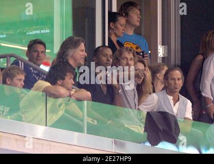 Ethan Hawke (L) und Gerard Butler (C) beim MLS All Star Match zwischen MLS All Stars und Manchester United in der Red Bull Arena in Harison, NJ, USA am 27. Juli 2011. Foto von Charles Guerin/ABACAPRESS.COM Stockfoto