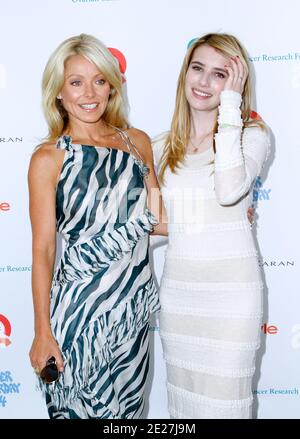 Kelly Ripa und Emma Roberts nehmen am 14. Juli 2011 an Super Saturday 30 in Nova's Ark in Water Mill, New York City, NY, USA, Teil. Foto von Donna ward/ABACAPRESS.COM Stockfoto