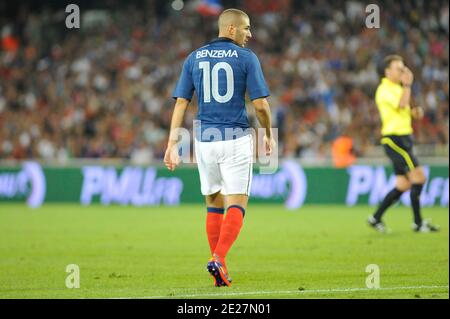 Frankreichs Karim Benzema beim Internationalen Freundschaftsspiel, Frankreich gegen Chile im Stade de la Mosson in Montpellier, Frankreich am 10. August 2011. Das Spiel endete in einem Unentschieden von 1-1. Foto von Sylvain Thomas/ABACAPRESS.COM Stockfoto