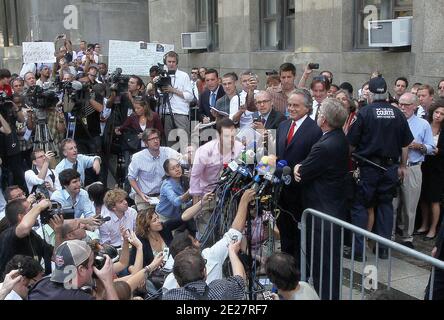 Dominique Strauss-Kahns Pressekonferenz vor dem New Yorker Strafgerichtshof in New York City, 23. August 2011. Foto von Hahn-Guerin-Taamallah-Pantaleo/ABACAPRESS.COM Stockfoto