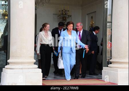 Nathalie Kosciusko-Morizet, David Douillet, Maurice Leroy, Roselyne Bachelot und Frederic Lefebvre verlassen das Schloss Elysee nach der wöchentlichen Kabinettssitzung, die erste nach den Sommerferien, in Paris, Frankreich am 24. August 2011. Foto von Mousse/ABACAPRESS.COM Stockfoto