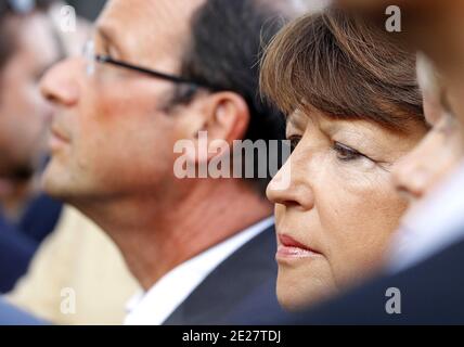 Die französische Kandidatin für sozialistische Vorwahlen und sozialistische Parteiführerin Martine Aubry ist am 25. August 2011 in La Rochelle im Südwesten Frankreichs abgebildet. Das jährliche Sommerlager der Sozialistischen Partei Frankreichs (PS) findet vom 26. Bis 28. August in La Rochelle statt. Foto von Patrick Bernard/ABACAPRESS.COM Stockfoto