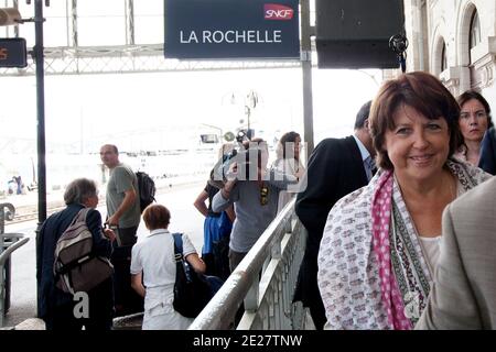 Die französische Kandidatin für sozialistische Vorwahlen und sozialistische Parteiführerin Martine Aubry ist am 25. August 2011 in La Rochelle im Südwesten Frankreichs abgebildet. Das jährliche Sommerlager der Sozialistischen Partei Frankreichs (PS) findet vom 26. Bis 28. August in La Rochelle statt. Foto von Stephane Lemouton/ABACAPRESS.COM Stockfoto