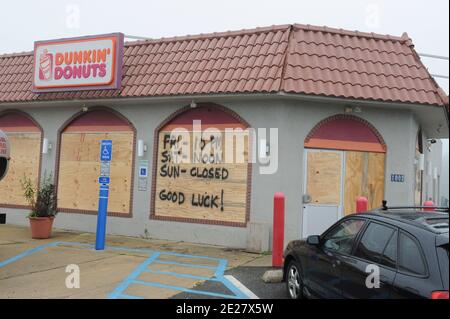 Sea Bright Unternehmen und Residenzen haben Fenster zum Schutz vertafert, die auf die Ankunft des Hurrikans Irene am Sea Bright in New Jersey, NY, USA am 27. August 2011 warten. Foto von Graylock/ABACAPRESS.COM Stockfoto