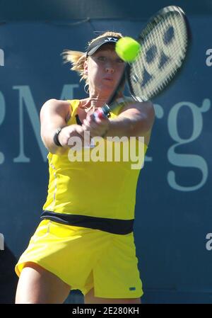 Die britische Elena Baltacha ist am zweiten Tag bei den US Open in Flushing Meadows, New York, USA, am 30. August 2011 gegen den US-Amerikaner Jamie Hampton im Einsatz. Foto von Elizabeth Pantaleo/ABACAPRESS.COM Stockfoto