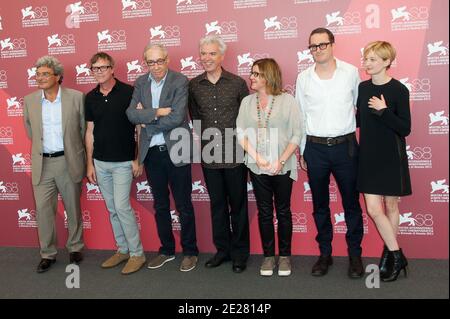 Die Jurymitglieder (L-R) Regisseur Mario Martone, Regisseur Todd Haynes, Regisseur Andre Techine, Musiker David Byrne, Regisseur Eija-Liisa Ahtila, Regisseur Darren Aronofsky, Und Schauspielerin Alba Rohrwacher posieren bei der Jury-Fotoschau während des 68. Internationalen Filmfestivals von Venedig, das am 31. August 2011 im Palazzo del Casino in Venedig, Italien, stattfand. Foto von Nicolas Genin/ABACAPRESS.COM Stockfoto