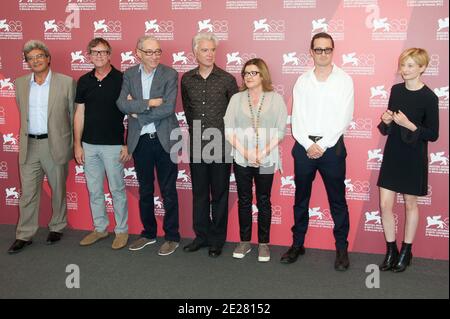 Die Jurymitglieder (L-R) Regisseur Mario Martone, Regisseur Todd Haynes, Regisseur Andre Techine, Musiker David Byrne, Regisseur Eija-Liisa Ahtila, Regisseur Darren Aronofsky, Und Schauspielerin Alba Rohrwacher posieren bei der Jury-Fotoschau während des 68. Internationalen Filmfestivals von Venedig, das am 31. August 2011 im Palazzo del Casino in Venedig, Italien, stattfand. Foto von Nicolas Genin/ABACAPRESS.COM Stockfoto