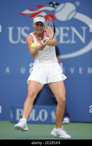 Danemarks Caroline Wozniacki im Kampf gegen die USA Vania King am 6. Tag bei den US Open, in Flushing Meadows, New York, NY, USA am 3. September 2011. Foto von Mehdi Taamallah/ABACAPRESS.COM Stockfoto