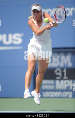 Danemarks Caroline Wozniacki im Kampf gegen die USA Vania King am 6. Tag bei den US Open, in Flushing Meadows, New York City, NY, USA, 3. September 2011. Foto von Mehdi Taamallah/ABACAPRESS.COM Stockfoto