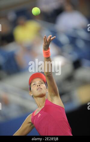 Danemarks Caroline Wozniacki im Kampf gegen die USA Vania King am 6. Tag bei den US Open, in Flushing Meadows, New York City, NY, USA, 3. September 2011. Foto von Mehdi Taamallah/ABACAPRESS.COM Stockfoto