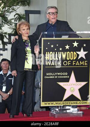 Maria Elena Holly, Gary Busey als Buddy wird Holly auf dem Hollywood Walk of Fame vor dem Capital Records Building, Hollywood, Kalifornien, geehrt. September 2011. (Im Bild: Maria Elena Holly, Gary Busey). Foto von Baxter/ABACAPRESS.COM Stockfoto