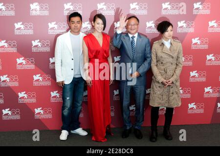 Schauspieler Lau Ching Wan, Myolie Wu, Regisseur Johnnie To und Schauspielerin Denise Ho bei einer Fotocolumn für den Film 'Duo Mingjin' ('Dreck Ming Gam') ('Leben ohne Prinzip)' während des 68. Internationalen Filmfestivals 'Mostra' in Venedig am 9. September 2011 im Palazzo del Casino in Venedig, Italien. Foto von Aurore Marechal/ABACAPRESS.COM Stockfoto