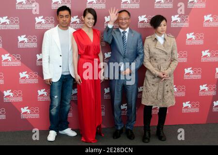 Schauspieler Lau Ching Wan, Myolie Wu, Regisseur Johnnie To und Schauspielerin Denise Ho bei einer Fotocolumn für den Film 'Duo Mingjin' ('Dreck Ming Gam') ('Leben ohne Prinzip)' während des 68. Internationalen Filmfestivals 'Mostra' in Venedig am 9. September 2011 im Palazzo del Casino in Venedig, Italien. Foto von Aurore Marechal/ABACAPRESS.COM Stockfoto