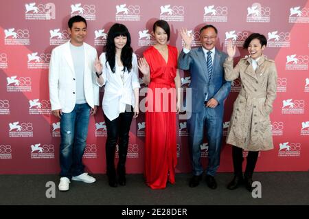 Lau Ching Wan, Stephanie Che, Myolie Wu, Regisseur Johnnie To und Schauspielerin Denise Ho bei einer Fotocolumn für den Film 'Duo Mingjin' ('Dreck Ming Gam') ('Leben ohne Prinzip)' während des 68. Internationalen Filmfestivals 'Mostra' in Venedig am 9. September 2011 im Palazzo del Casino in Venedig, Italien. Foto von Aurore Marechal/ABACAPRESS.COM Stockfoto