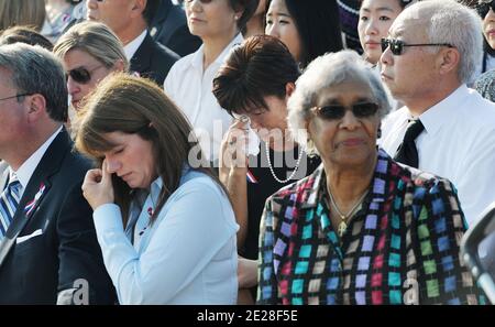 Die Gäste reagieren während des Gedenkens an den 10. Jahrestag der 9/11 2001 Terroranschläge am 11. September 2011 in Arlington, VA, USA. Foto von Olivier Douliery/ABACAPRESS.COM Stockfoto