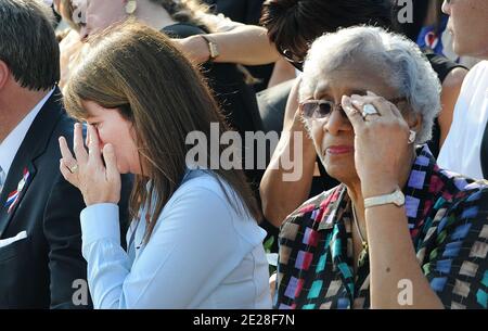 Gäste reagieren anlässlich des Gedenkens an den 10. Jahrestag der 9/11 2001 Terroranschläge auf das Pentagon am 11. September 2011 in Arlington, VA, USA. Foto von Olivier Douliery/ABACAPRESS.COM Stockfoto