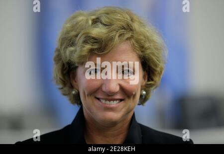 Sheri McCoy, stellvertretender Vorsitzender von Johnson & Johnson, spricht bei der Eröffnungszeremonie "7 Billion Actions" am 14. September 2011 im UN-Hauptquartier in New York City, NY, USA. Angesichts der Prognosen, dass die Weltbevölkerung im nächsten Monat über 7 Milliarden steigen wird, haben die Vereinten Nationen heute eine globale Initiative "7 Milliarden Aktionen" gestartet, die Regierungen, Unternehmen, Medien und Einzelpersonen zusammenbringt, um die Herausforderungen zu bewältigen und die Chancen zu nutzen, die dieser Meilenstein bietet. Foto von Luiz Rampelotto/Europa Newswire/ABACAPRESS.COM Stockfoto