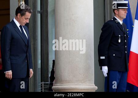 Der französische Präsident Nicolas Sarkozy erwartet Portugals Premierminister Pedro Passos Coelho vor einem Arbeitstreffen im Elysee-Palast in Paris am 16. September 2011. Foto von Stephane Lemouton/ABACAPRESS.COM Stockfoto