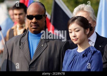 Der Singer-Song-Autor und UN-Friedensbotschafter Stevie Wonder und die olympische Goldmedaillengewinnerin Yuna Kim besuchen am 15. September 2011 das UN-Hauptquartier zur 30. Feier des Internationalen Friedenstages in New York City, NY, USA. Foto von Luiz Rampelotto/ABACAPRESS.COM Stockfoto