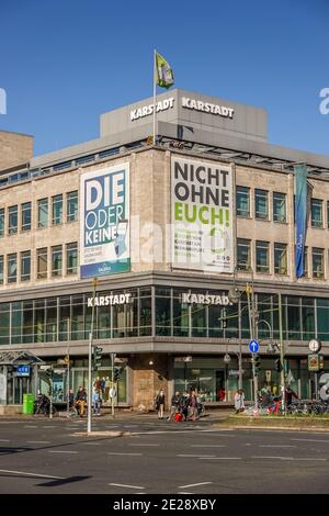 Karstadt, Hermannplatz, Kreuzberg, Berlin, Deutschland Stockfoto