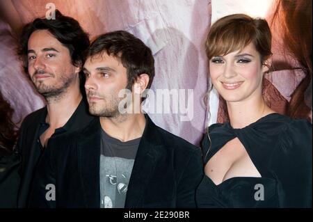 L-R Remi Bezancon, Louise Bourgoin und Pio Marmai bei der Premiere des Films 'UN Heureux Evenement', der am 26. September 2011 im UGC Cine Cite Bercy Theater in Paris, Frankreich, stattfand. Foto von Nicolas Genin/ABACAPRESS.COM Stockfoto