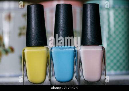 Pastell Nagellack in 3 Farben Stockfoto