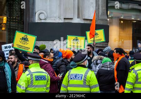 ALDWYCH, LONDON, ENGLAND - 6. Dezember 2020: Protestierende am Kisaan protestieren vor dem India House und protestieren solidarisch mit den Bauern Punjabs Stockfoto