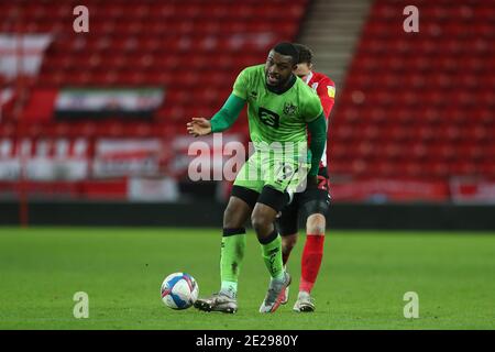 SUNDERLAND, ENGLAND. 12. JANUAR David Amoo von Port Vale und Callum McFadzean von Sunderland während des EFL Trophy-Spiels zwischen Sunderland und Port Vale im Stadium of Light, Sunderland am Dienstag, 12. Januar 2021. (Kredit: Mark Fletcher, Mi News) Kredit: MI Nachrichten & Sport /Alamy Live Nachrichten Stockfoto